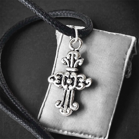 5 For $25💫Small Alternative Silver Cross Pendant Necklace - Picture 1 of 4